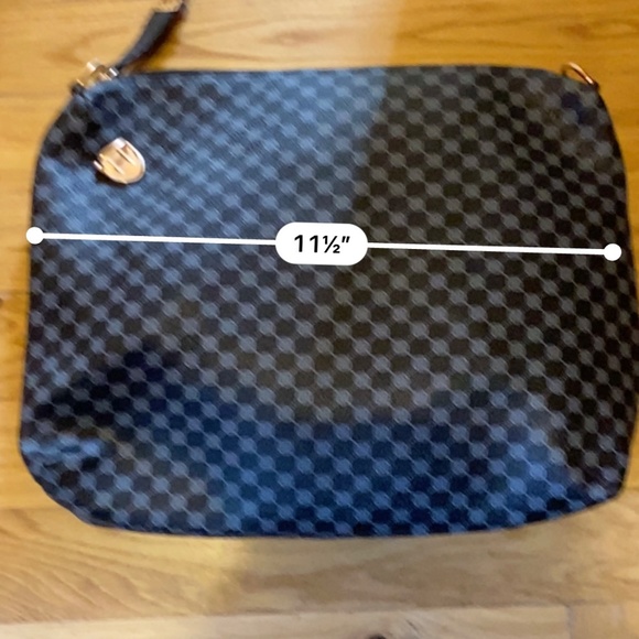 Two bags and change purse set - Picture 16 of 16